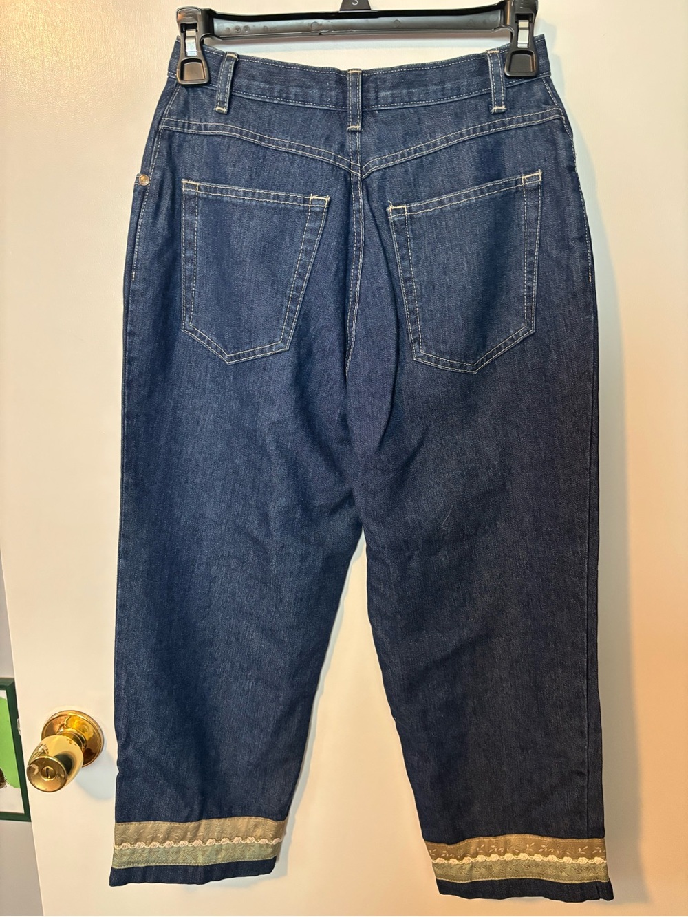 Soft Girl Romantic Feminine Cropped Embroidered Dark Denim Jeans 4P - Picture 4 of 4